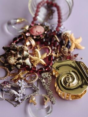 Semi-Mystery Jewerly Mason Jar Jumble Of Purple Vintage Romance & Mermaidcore
